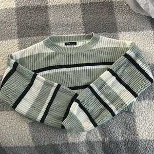 Shein 
Cropped Sweater 
Small